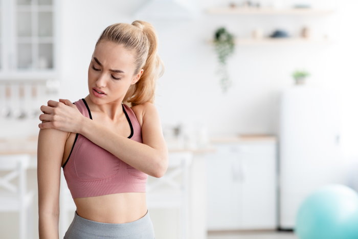 female shoulder injury from sporting event